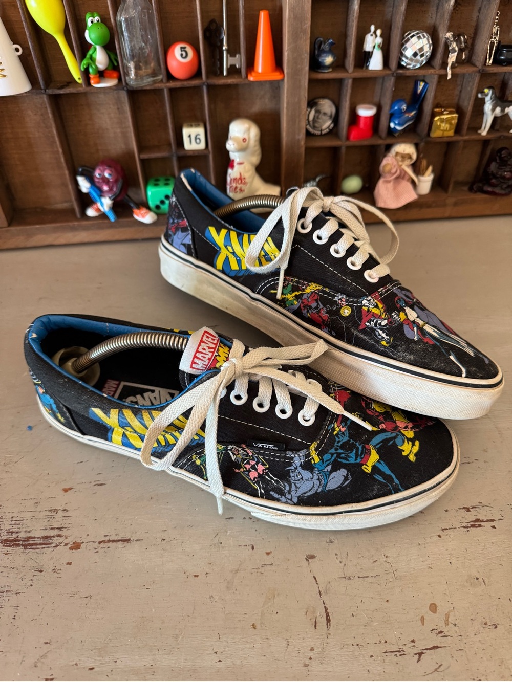 Rare VANS Marvel X-MEN Off the Wall Skate Shoes Size 8.5 grunge style comics